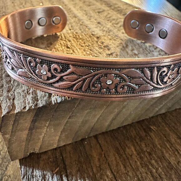 Boho Vintage Style Daisy Flower Zircon Stone Magnetic Bracelet, Arteritis Relie - Picture 5 of 8